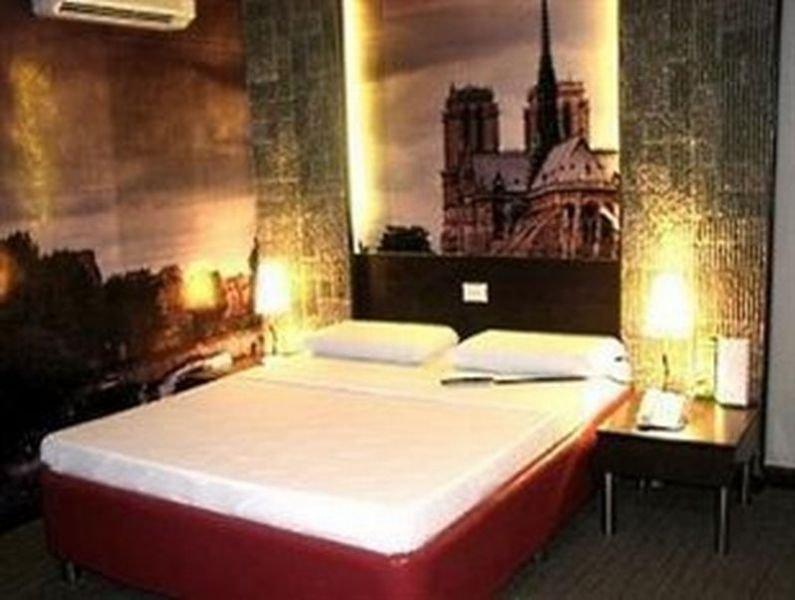 Eurotel North Edsa Quezon City Exteriör bild