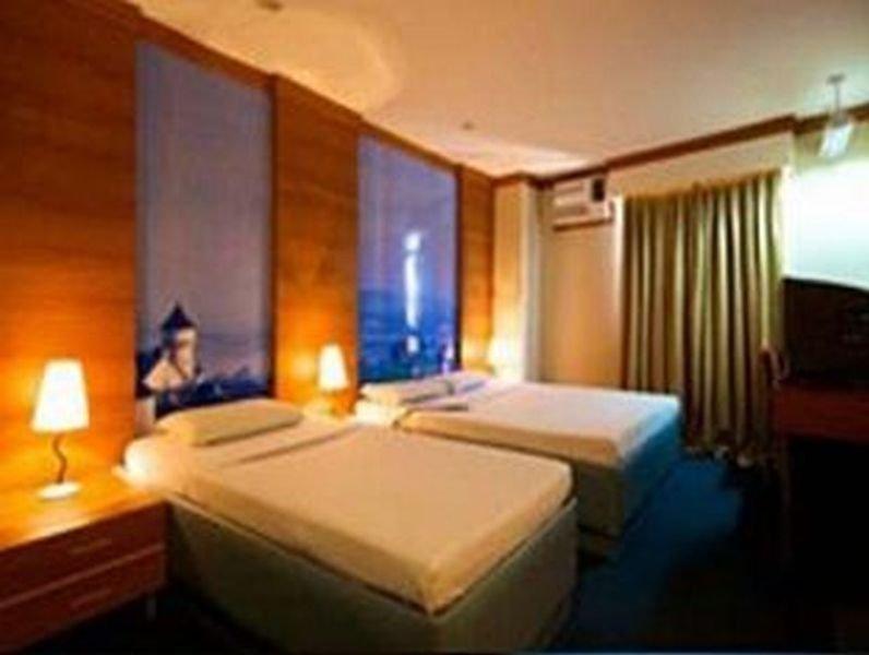 Eurotel North Edsa Quezon City Exteriör bild