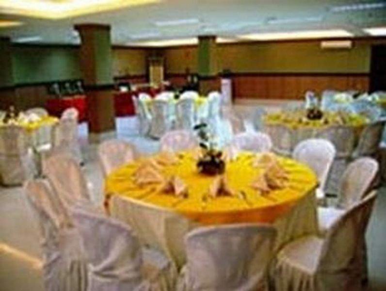 Eurotel North Edsa Quezon City Exteriör bild