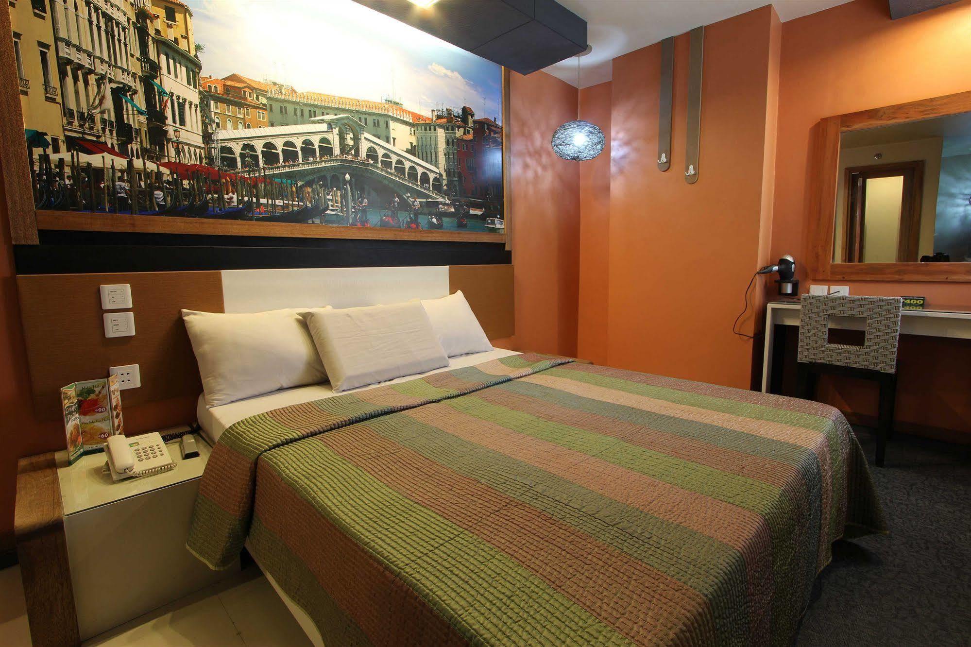 Eurotel North Edsa Quezon City Exteriör bild